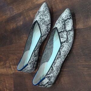 Roth's the point 12.5 gray snakeskin